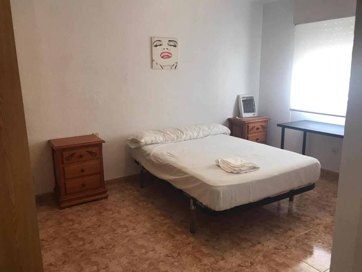 4 Dorm Cerca De Playa Y Centro Ciudad Apartman Málaga Kültér fotó